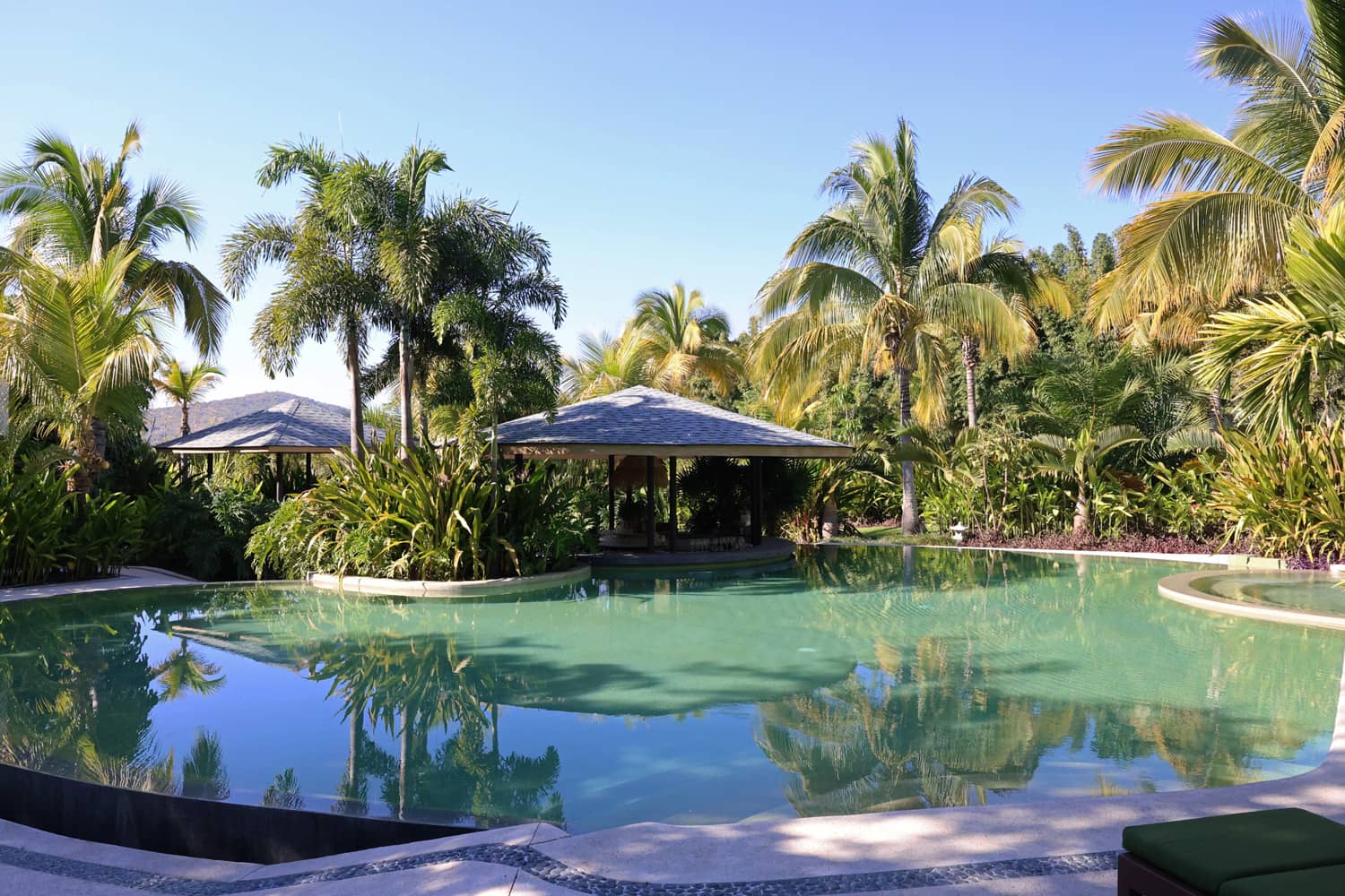 Alberca y jardines de Soulspring